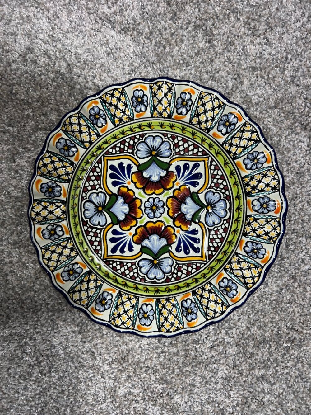 Hand Made Painted Plate - Puebla, Mexico - Artist Alonso Luis - Ruffled ‎ Edge